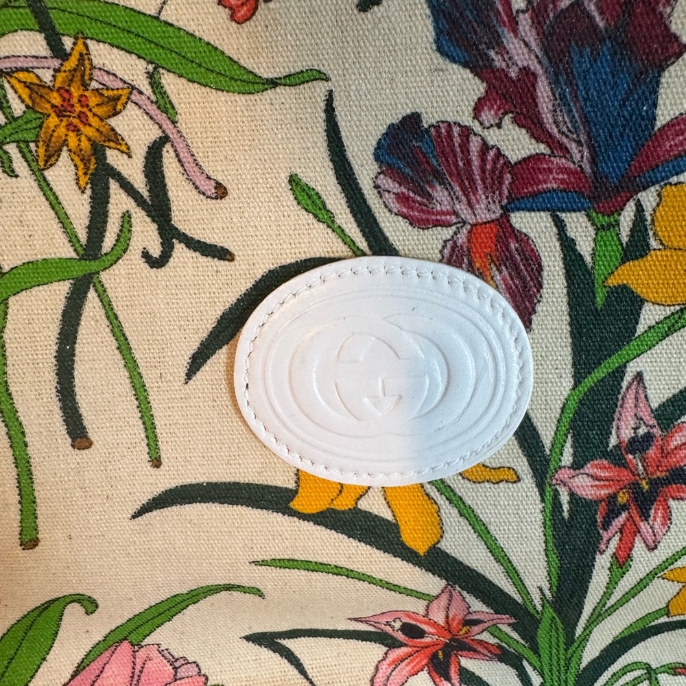Authentic Vintage Gucci Flora Tote - Picture 4 of 11